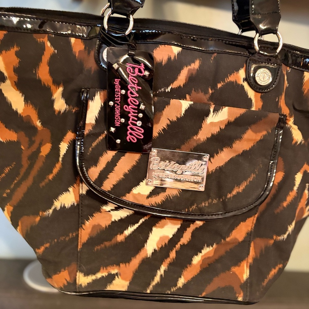 Betsey Johnson Brown Black Tan Tiger-Print Tote - Picture 2 of 8